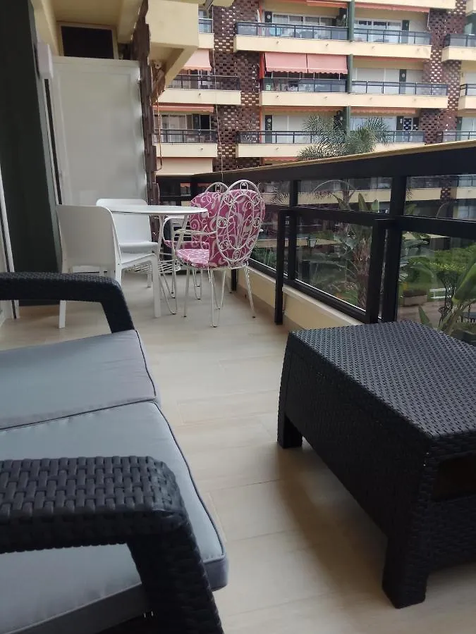 Esplendido Apartamento, Carihuela Edificio El Remo, Primera Linea Torremolinos Appartement
